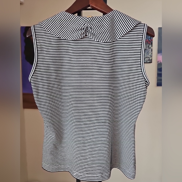 ST JOHN Women's Ruffle V Neck Sleeveless Striped Black White Stretch Top Size M - Picture 5 of 10